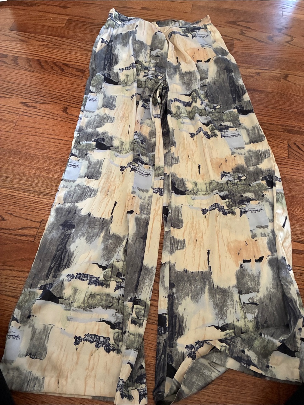 entro Abstract Brushstroke Boot-Cut Pants in Cream, Gray & Black